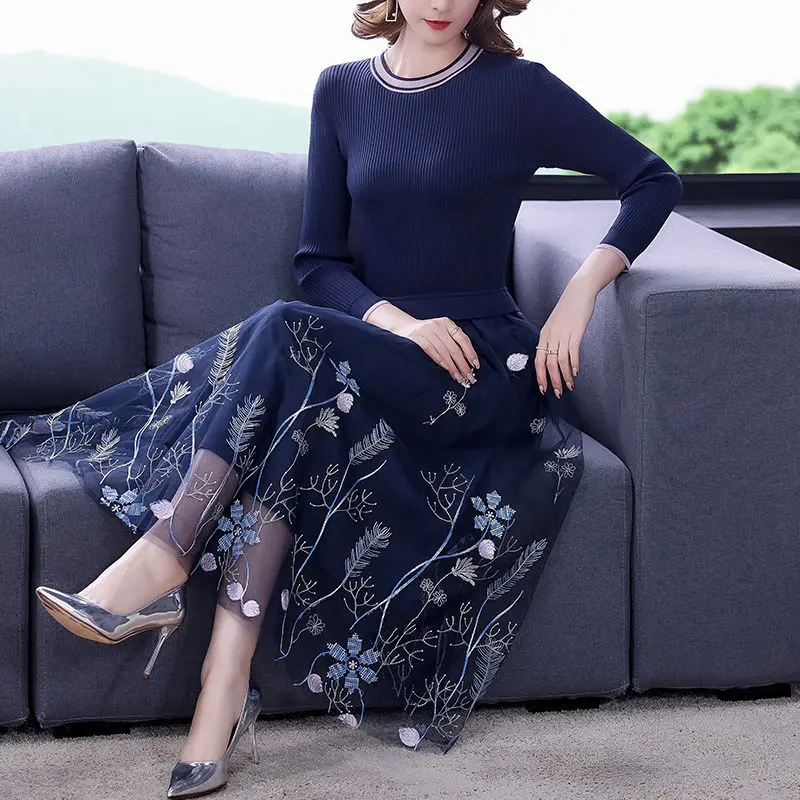 2023 Autumn Elegant Women Floral Embroidery Dresses Mid Calf Length O-Neck Loose Casual Wrist Long Sleeve Dress New Design M326