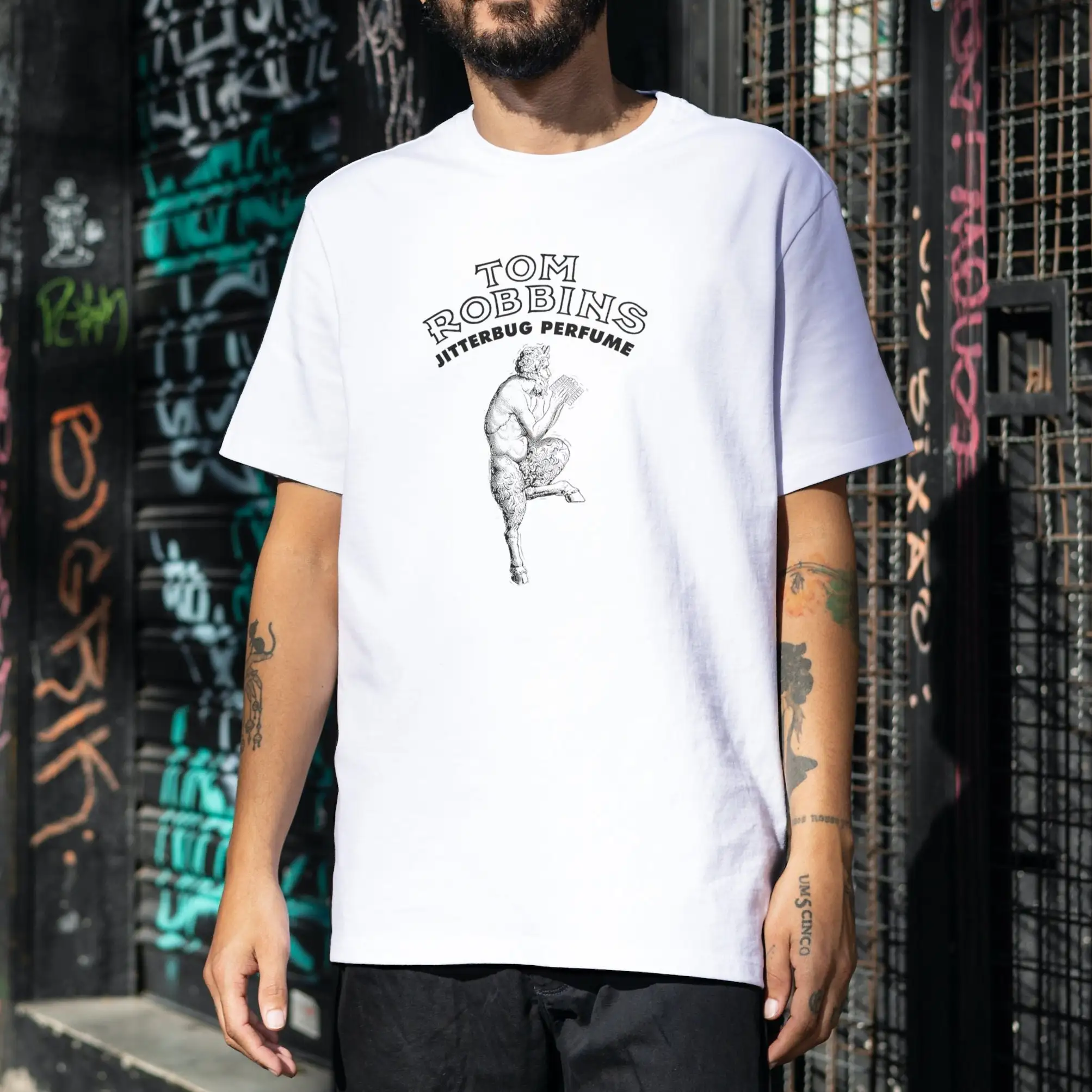 Футболка с Томом роббинсом сурреалистичным автором Jitterbug и Духами