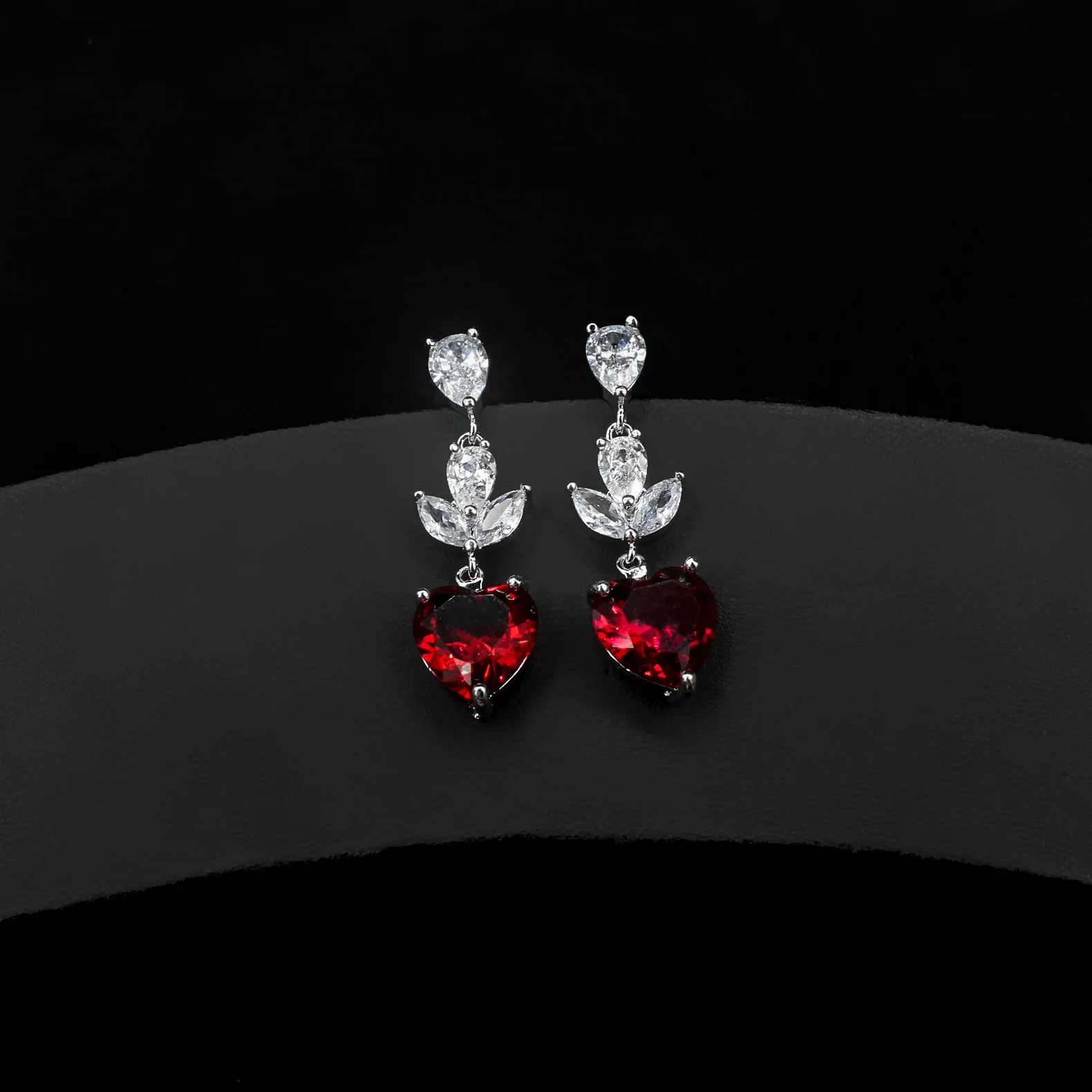 

Korean Heart Super Flash Color Zircon Simple Earrings Party Wedding Earrings
