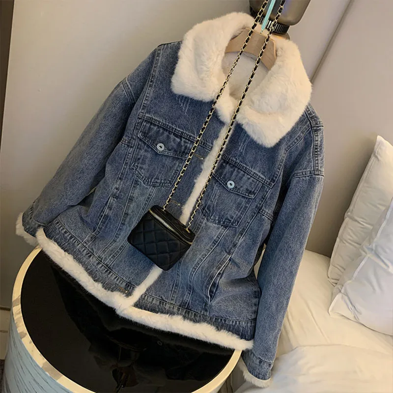 Women Plush Denim Fleece Warm Coat Jean Jacket Winter Padded and Thickened Fur Turn Down Collar Coat Plush Thick Jean Parkas