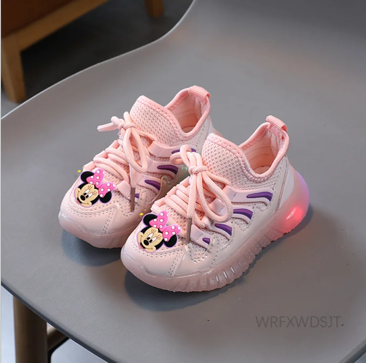 Туфли детские с подсветильник кой на мягкой подошве со светодиодной подсветкой |