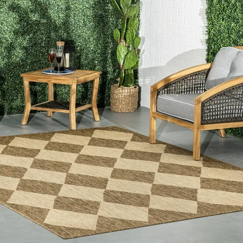 

Diamond Trellis Indoor/Outdoor Area Rug, 9' 6