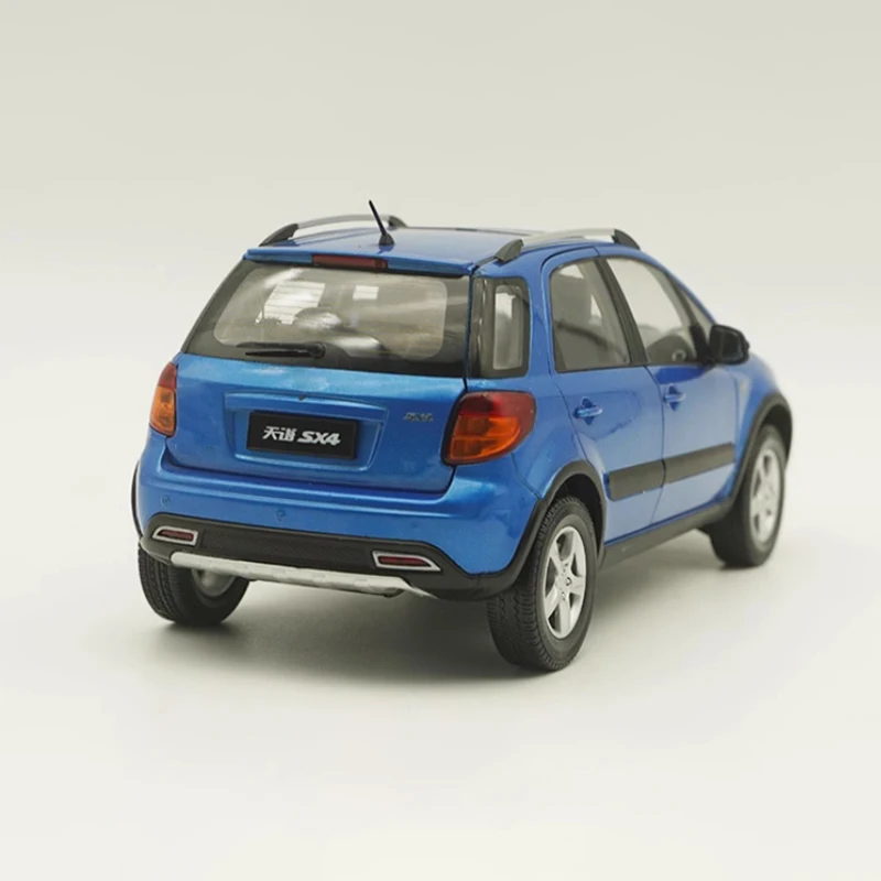 Модель автомобиля из сплава Tianyu SX4 масштаб 1:18