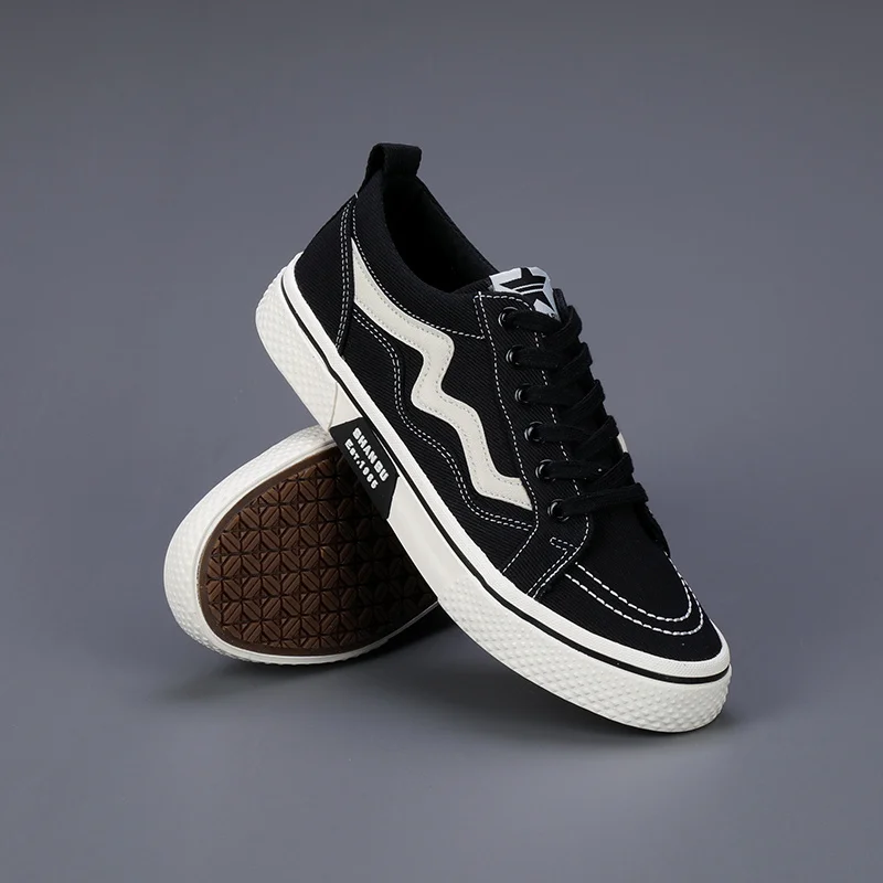 New Green Men's Sports Shoes Non-slip Man Skateboard Shoes Comfortable Men Classic Canvas Shoes Mens Wear-resistant Sneakers