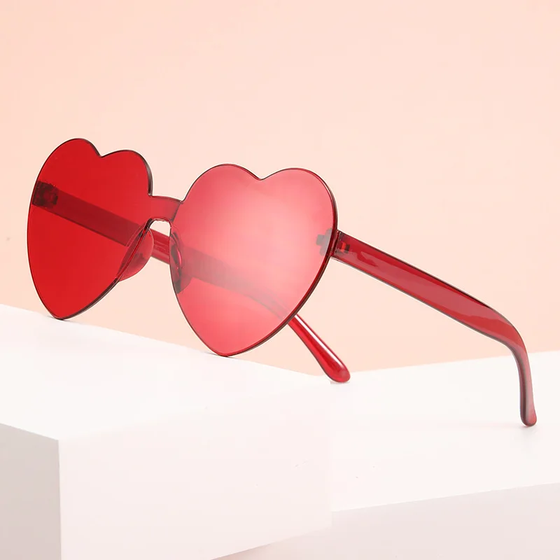 

New Fashion Heart Sunglasses Women's Design Brand Borderless Sun Glasses Summer Outdoor Travel Lady Eyewear UV400 Oculos De Sol