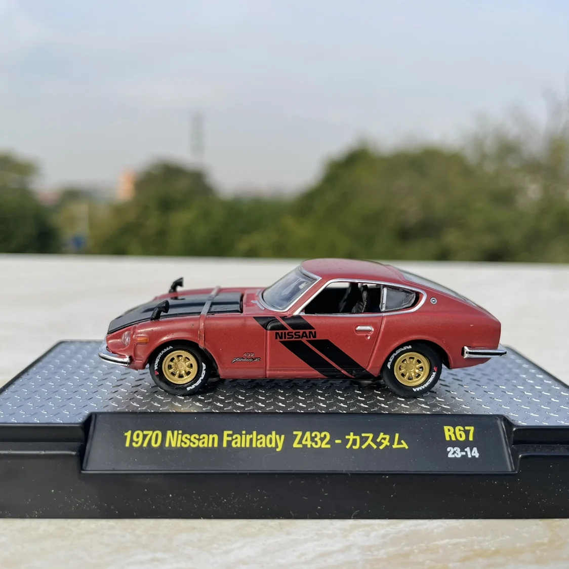 Фото Литой под давлением масштаб 1:64 Nissan Z432 спортивный автомобиль модель автомобиля из сплава Коллекционная игрушка в подарок сувенир дисплей орнамент №4