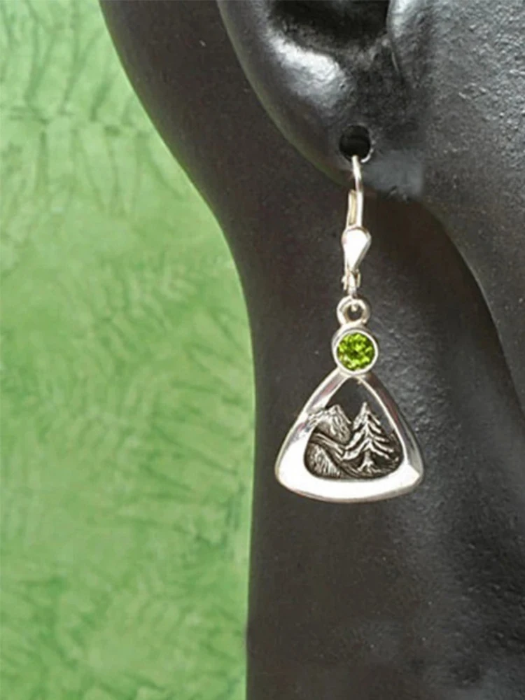 Mountain Pine Dangle Earrings For Women Vintage Ethnic Hand Carving Hollow Metal Eardrop Inlay Green Stone Earring Jewelry