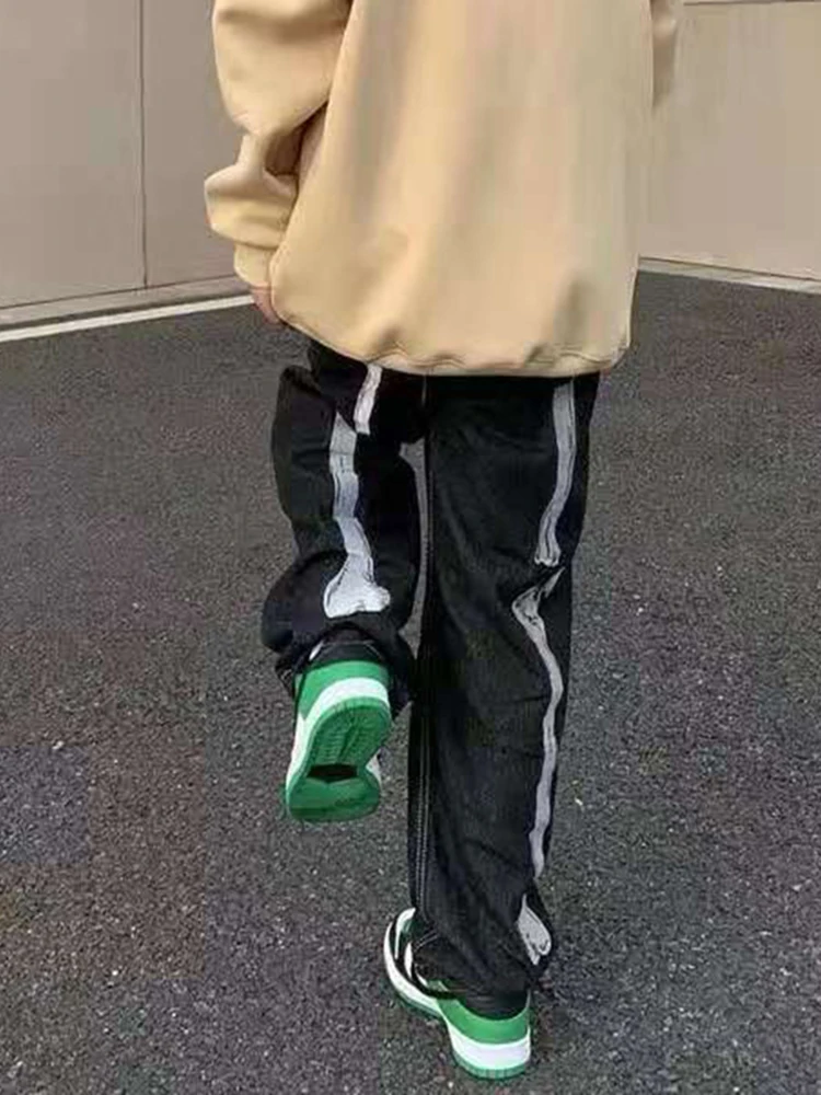 Four Seasons Vintage Skull Hand Embroidered Washed Men Jeans Pants Vibe Style Straight Casual Trousers Streetwear Y2k Pants Men