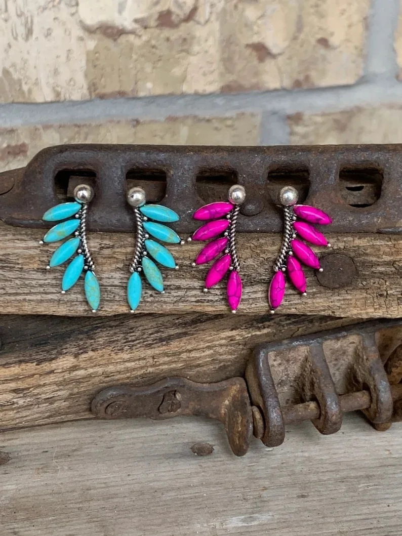 

Trendy Personality Stud Earring For Women Vintage Bohemian Ethinc Hand-Carving Geometry Inlay Blue Red Stone Earrings Jewelry