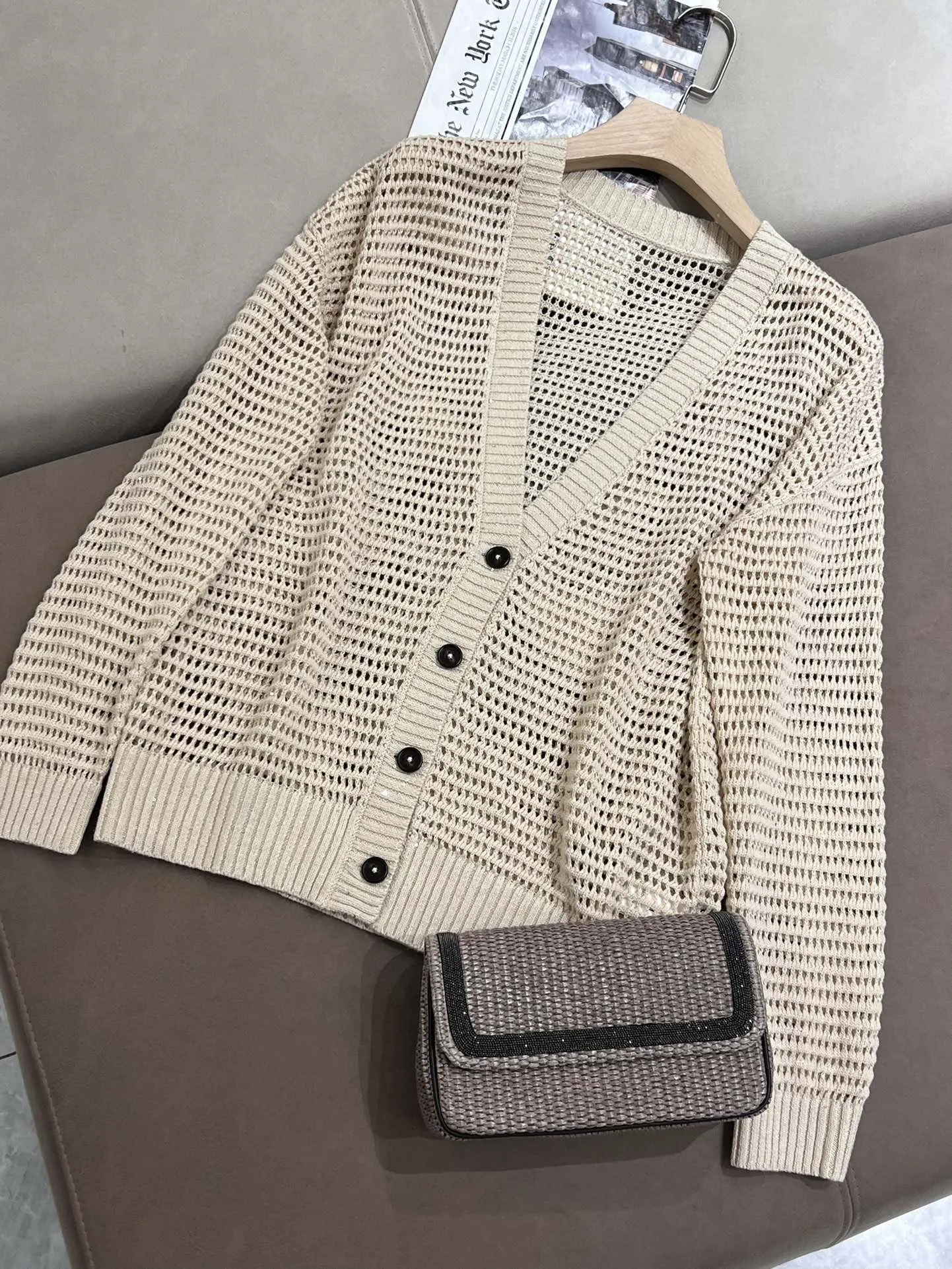 Льняной кардиган с длинными рукавами