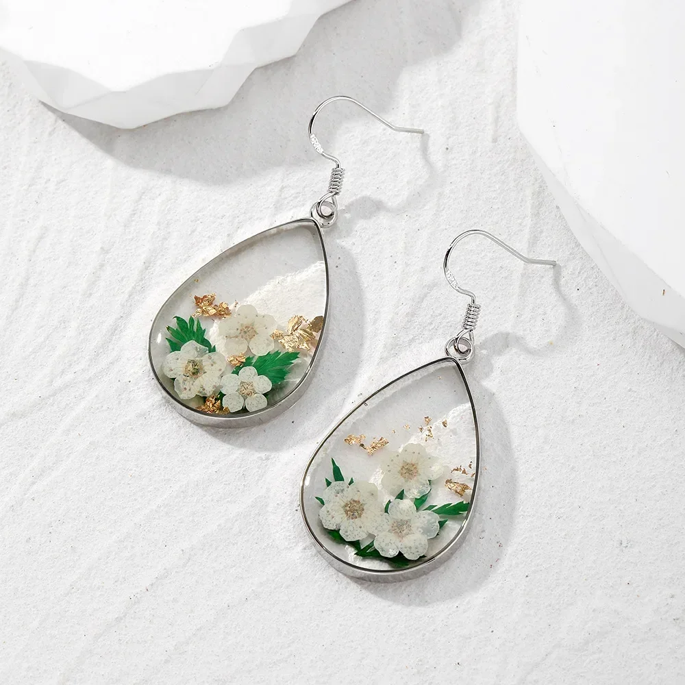 Серьги-подвески из меди с сухими цветами