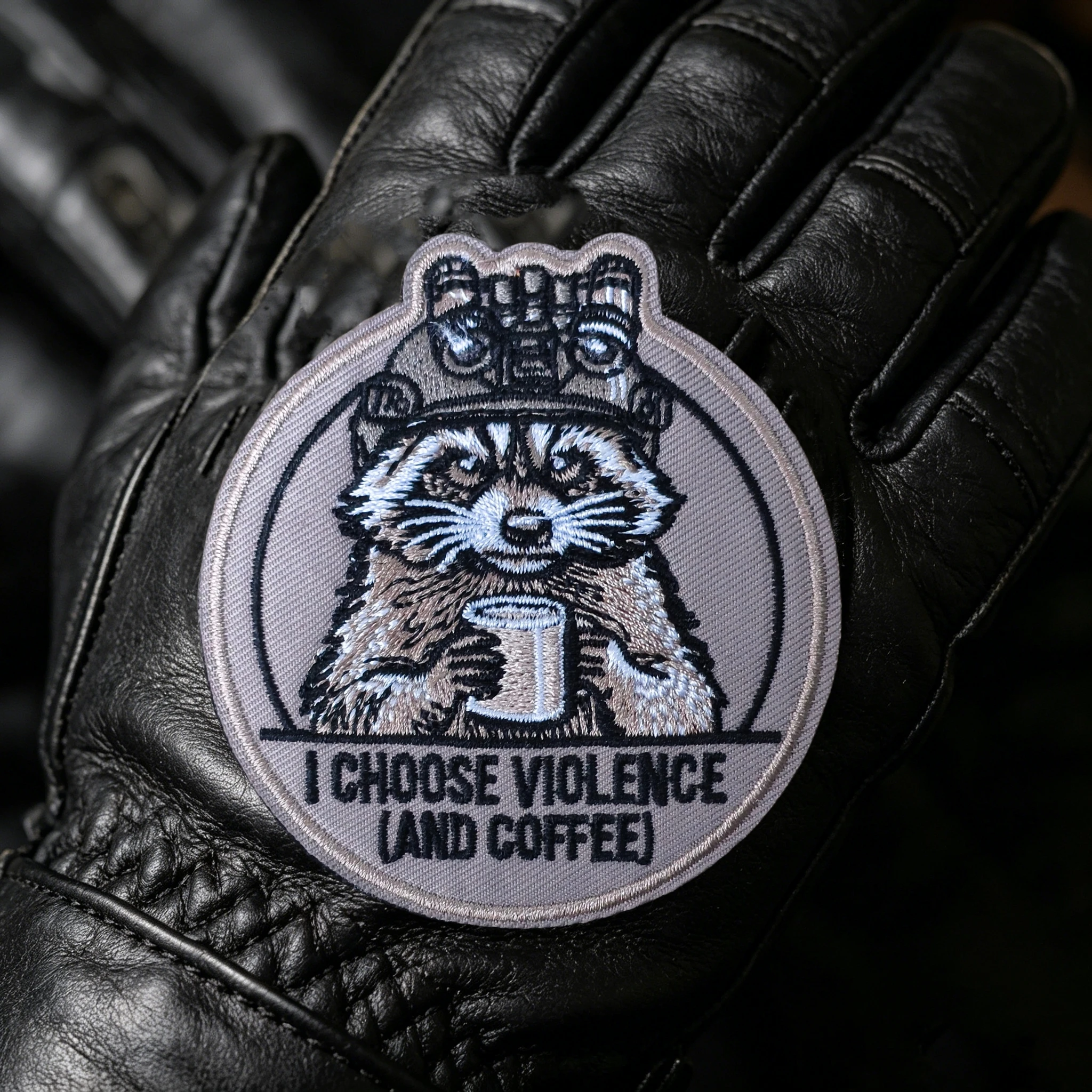 Фото Нашивка-эмблема I Choose Coffee Raccoon с вышивкой, тактическая, на липучке, для жилетов, рюкзаков, декоративная, для одежды №1