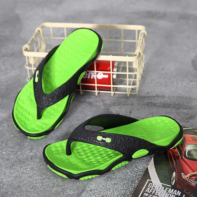 

2022 Summer New Men Slippers Flip-flops Beach Sandals Non-slip Men Slippers Casual Shoes Indoor Outdoor Casual Shoes
