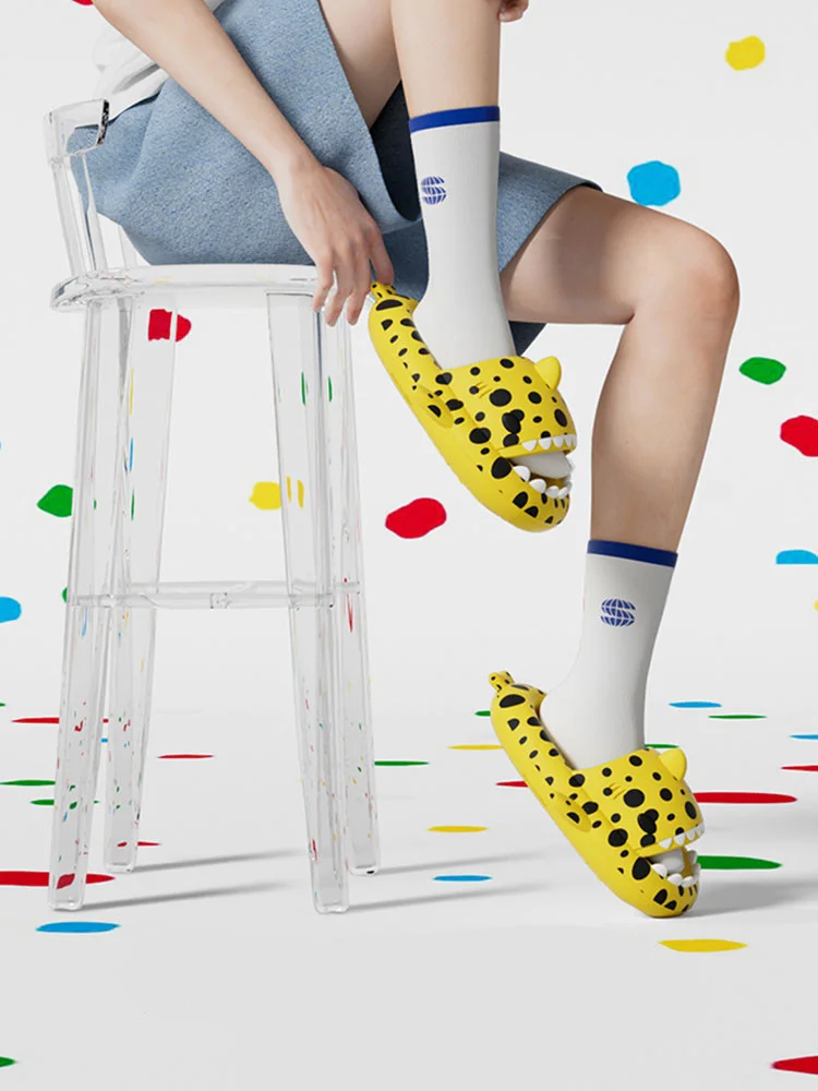 Dot Shark Couple Slippers Women 2023 Summer Indoor Thick Sole Anti Slip Slipper Antibacterial Man Sandals Flip Flops