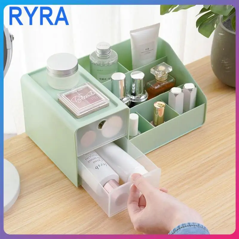 

Шкатулка-органайзер для украшений и помады