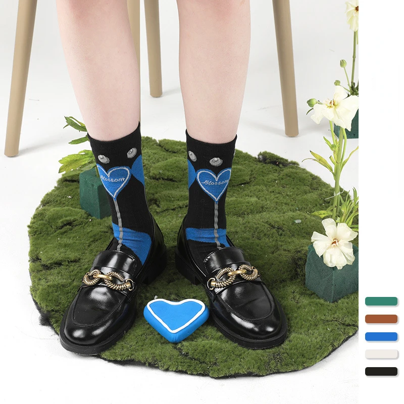 

Original autumn and winter new heartbeat love lady sweet cool trendy fashion cotton socks wholesale mid-calf ladies