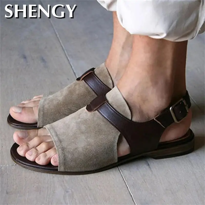 2020Sandals Men Shoes Summer Roman Casual Retro Flat Shoes Men Open Toe Beach Sandals Buckle Belt Gladiator Sandals Large Size