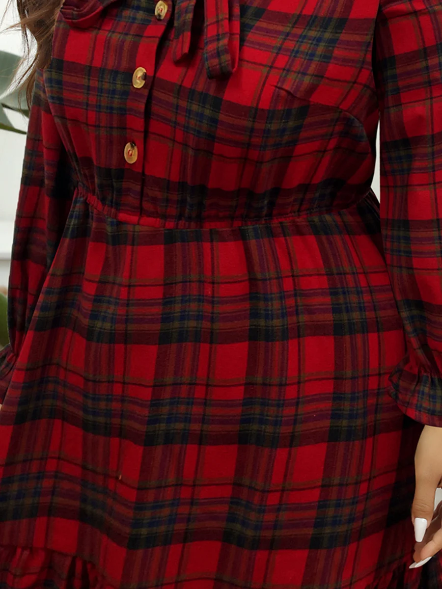 Рисунок 5 - Женское платье в клетку с оборками