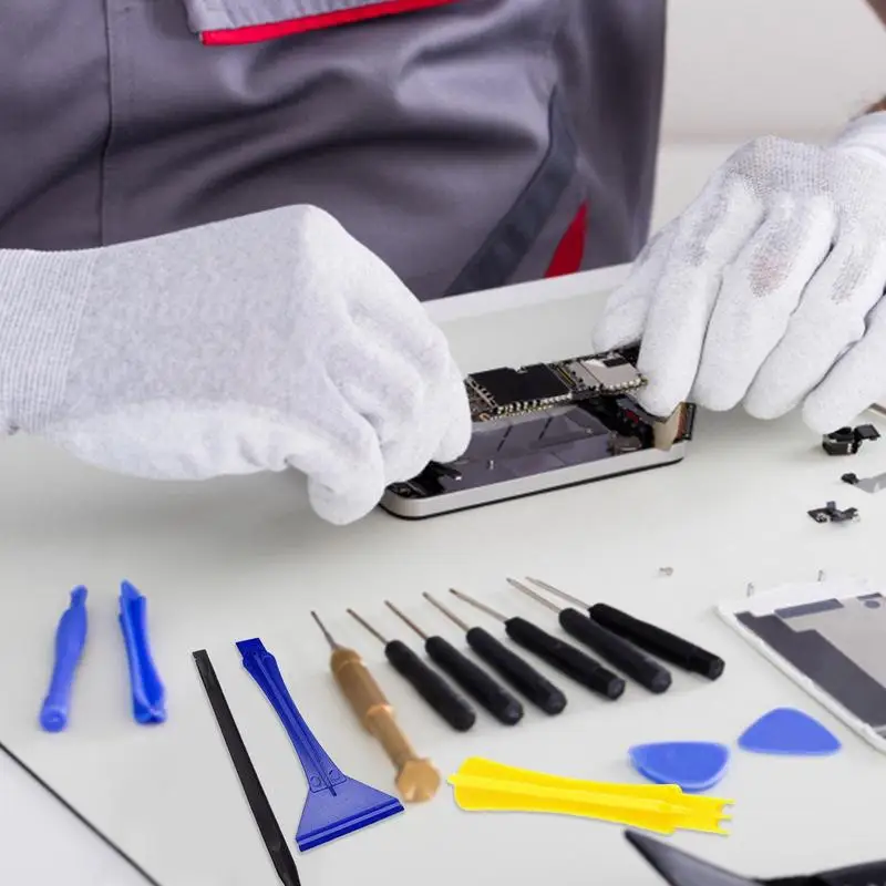 Рисунок 3 - Набор инструментов для ремонта экрана телефона