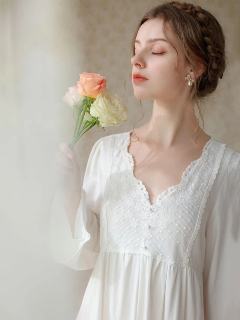 

2022 New Pajamas Nightgowns Women Spring Cotton Long Sleeve French Vintage Princess Lace V-neck Loose Long Night Dress Sleepwear