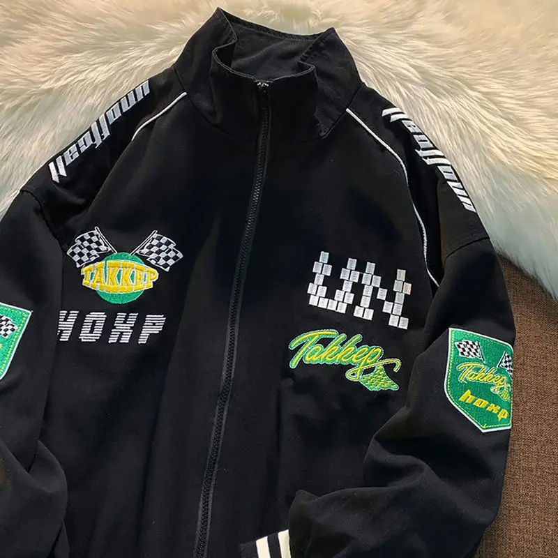 

Куртка мужская зимняя однобортная С Вышивкой Букв и карманами