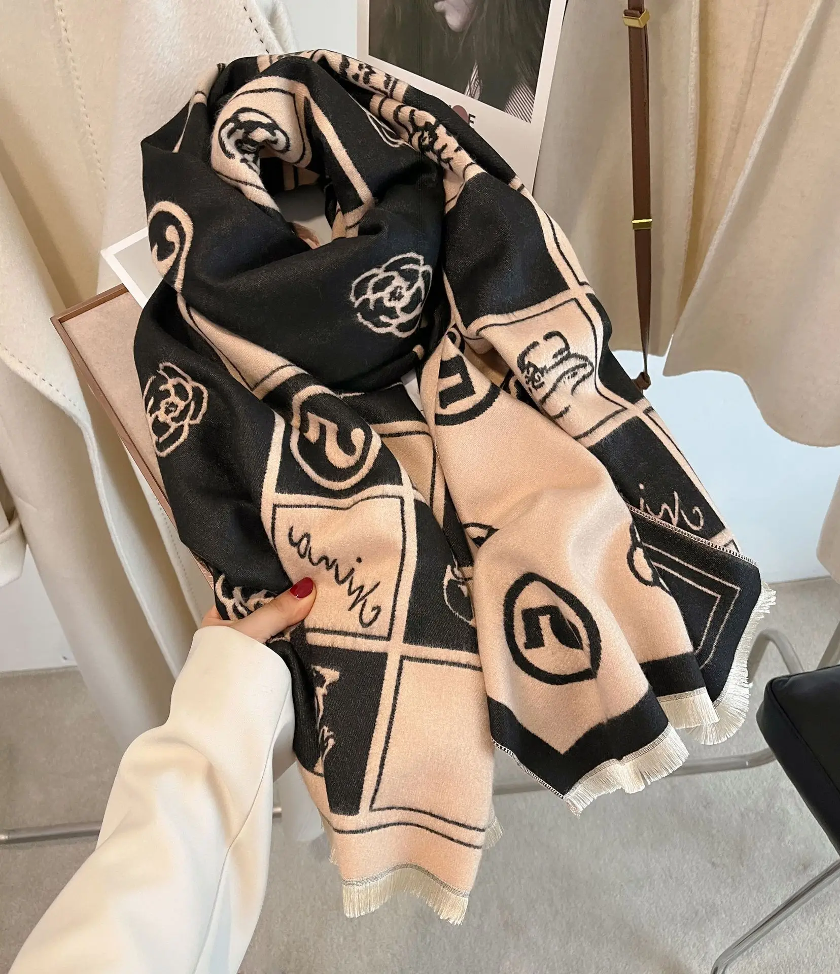 

Luxury 195X65CM Big Beach Towel Winter New Dustproof Wool Shawls Fashion print Cashmere Scarves Popular Style Sunscreen Bandanna