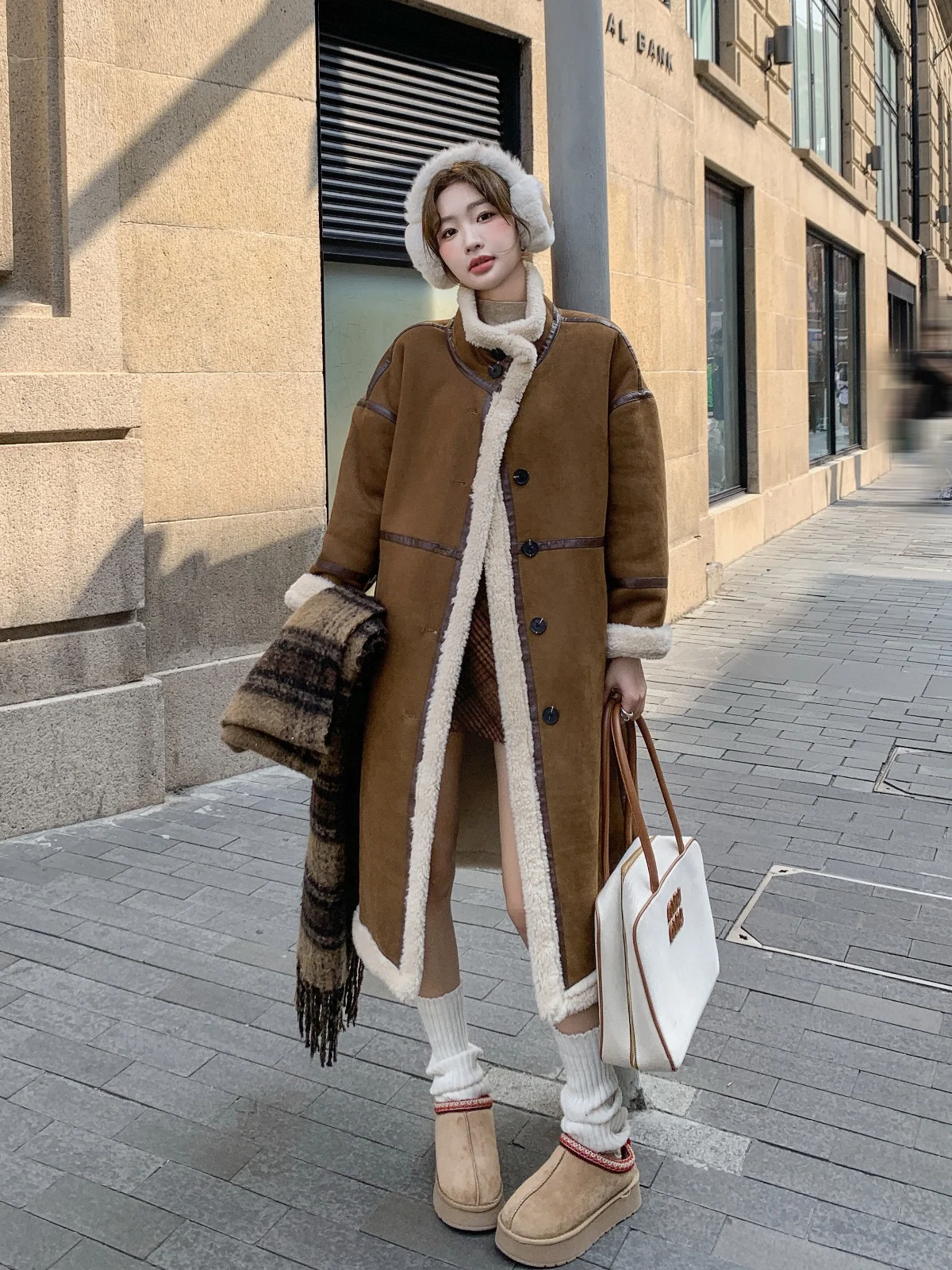 Женская верхняя одежда из овечьей шерсти в стиле ретро с мехом новинка зимы 2024