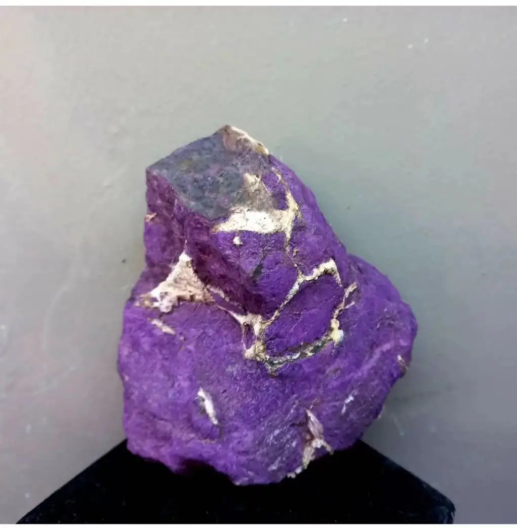 Необработанный пурпурит, кристалл кварца