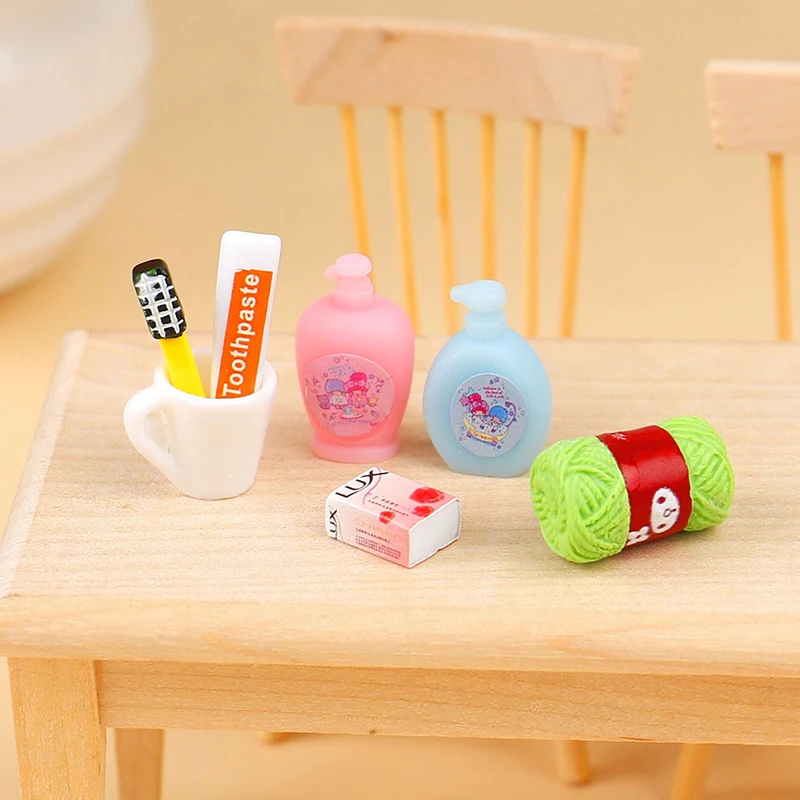 

1:12 Dollhouse Miniature Bathroom Supplies Basket Towel Bucket Toothbrush Toothpaste Hair Dryer Mirror Bathroom Furniture