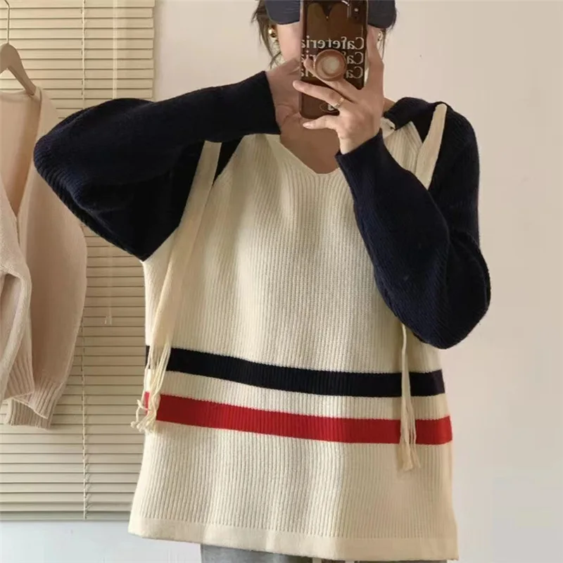 

New Korean version of hooded pullover women's age-reducing contrast striped sweater