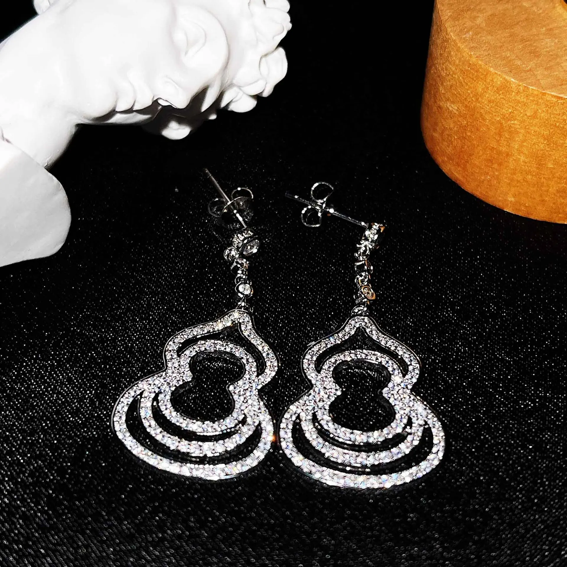 

Cubic Zirconia S925 Silver Earrings For Women Designer Luxury Aesthetic Vintage Ear Studs Crystal Korean Style Simple Versatile