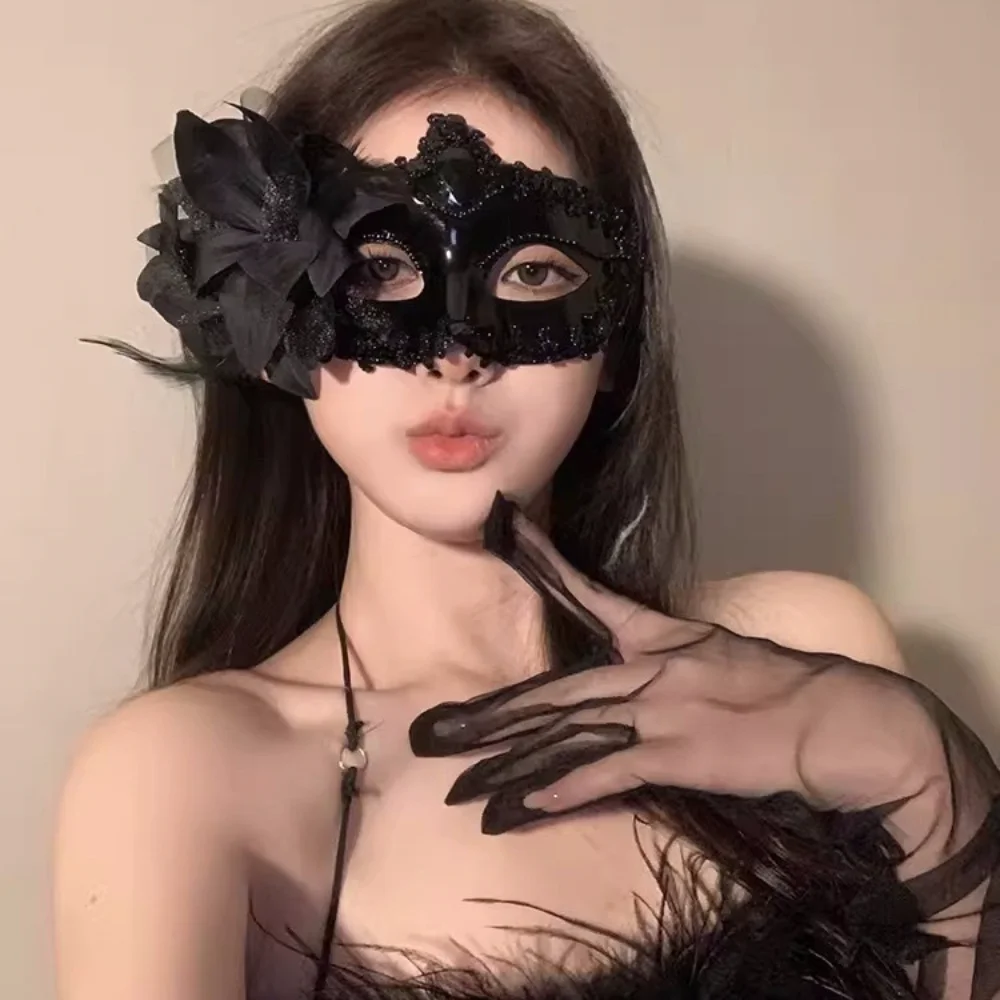 Фото Женская маскарадная маска, венецианский костюм, костюм на половину лица, косплей, кружевное покрытие для глаз, Хэллоуин, карнавал, вечеринка, маска с перьями бабочки №3