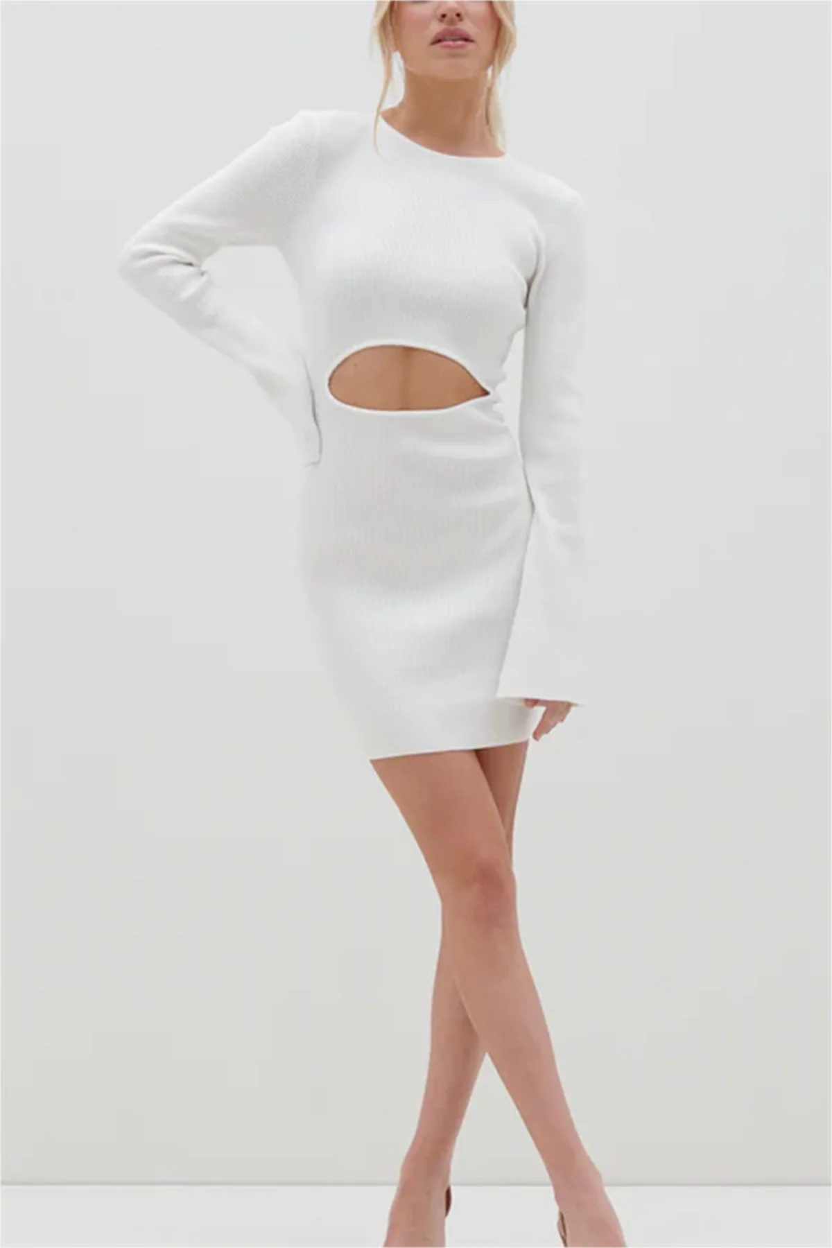 Платье для выпускного вечера с круглым вырезом и длинными рукавами короткая