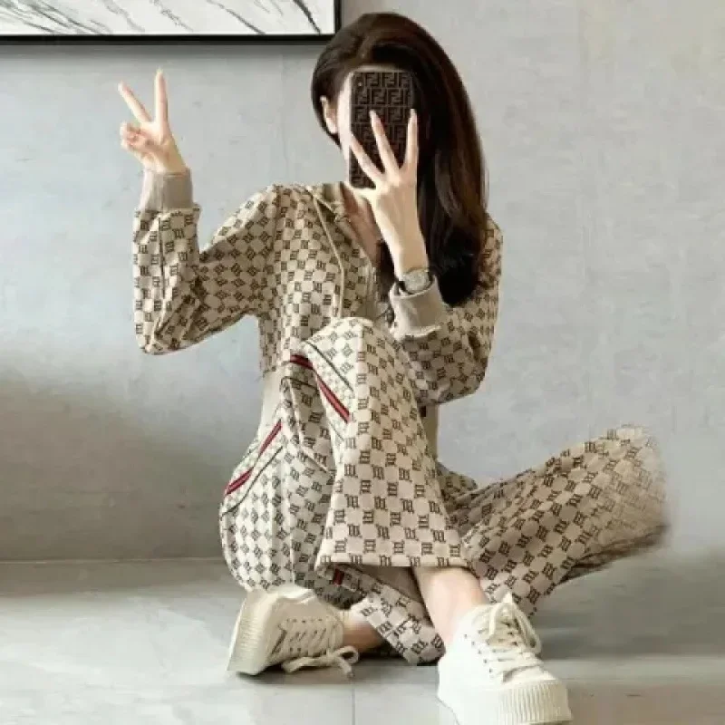 Элегантный спортивный повседневный женский костюм весна 2023 новый кардиган