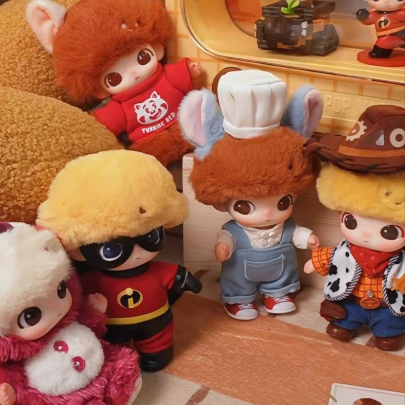 Фото Коллекционная игрушка Pop Mart Blind Box Dimoo World Pixar: серия «Трансформация» (Turning Red), милый кулон, украшение для сумки, для взрослых №1