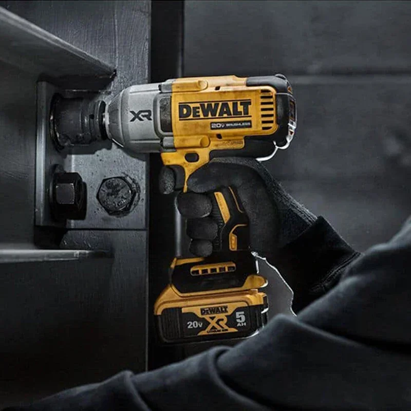 Беспроводной бесщеточный электрический гайковерт DEWALT DCF900 в 20