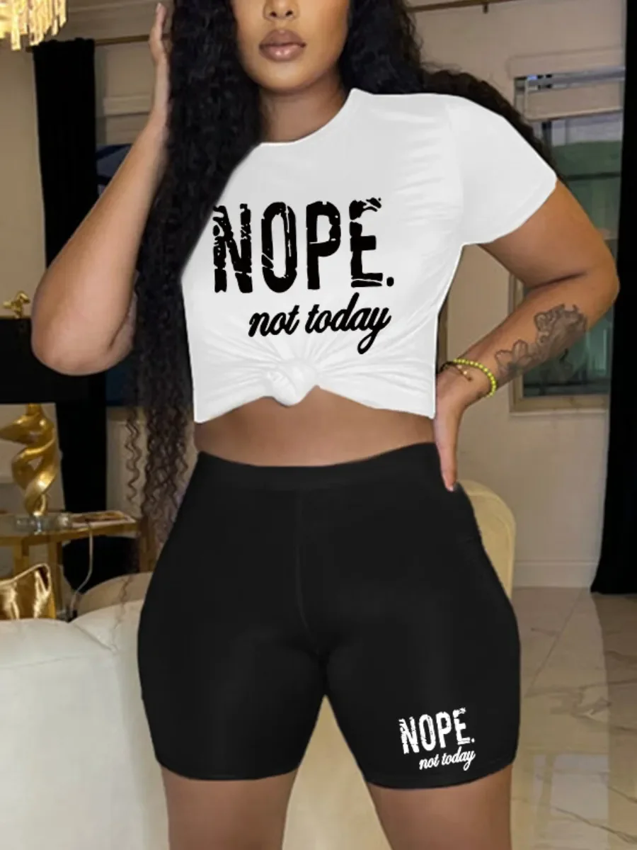 

LW Nope Not Today комплект с шортами с буквенным принтом, белый пуловер с коротким рукавом и круглым вырезом, футболка и облегающие черные подходящ...