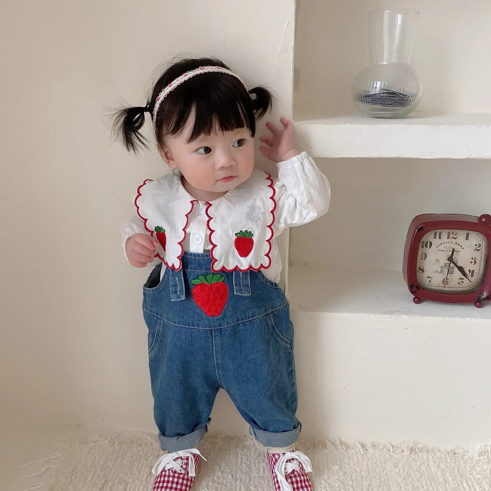 

2022 Spring New Baby Girl Denim Overalls Cute Strawberry Print Little Girls Strap Pants Infant Toddler Jean Overalls Clothes