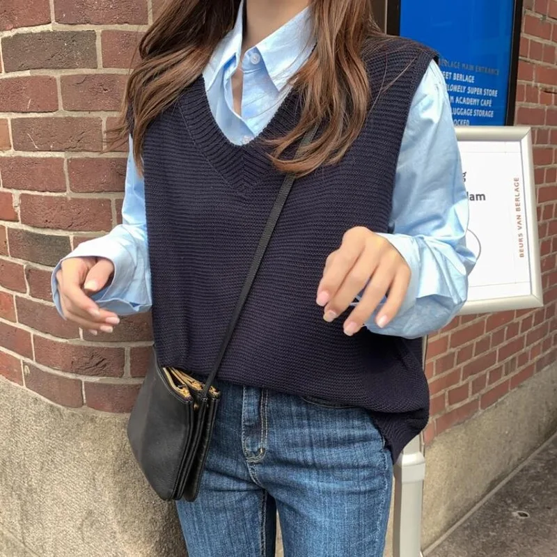

Plus Size New Spring Autumn Loose Sweater Women Vest Knitted Vest Khaki Navy V-Neck Joker Knitted Vest Womens Winter Outerwears