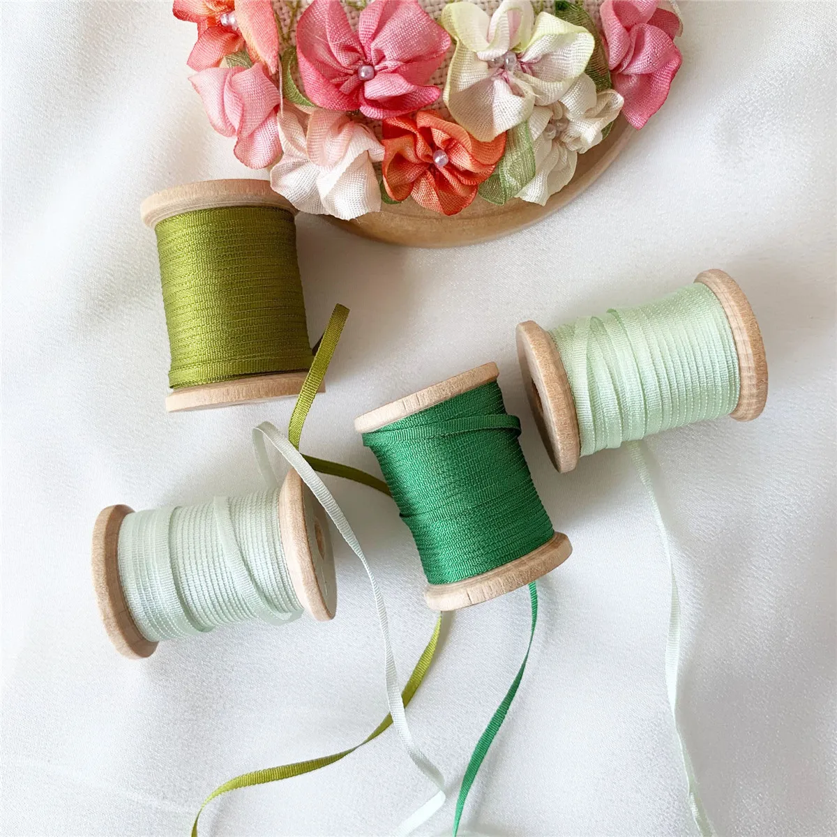 2 мм x 20 м/рулон, 4 рулона, один комплект из 100% шелковой ленты для вышивки, тонкая тафта, Высококачественная шелковая лента, ручная работа