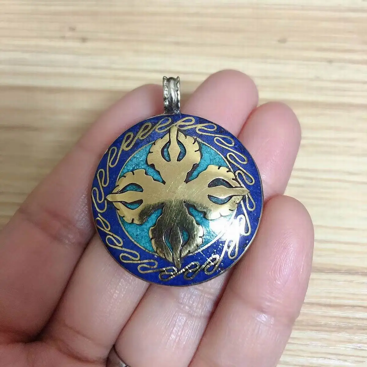 

PN917 Ethnic Tibetan Brass Lapis Turquoises Stone Buddhist Cross Dorje 32mm Round Pendant