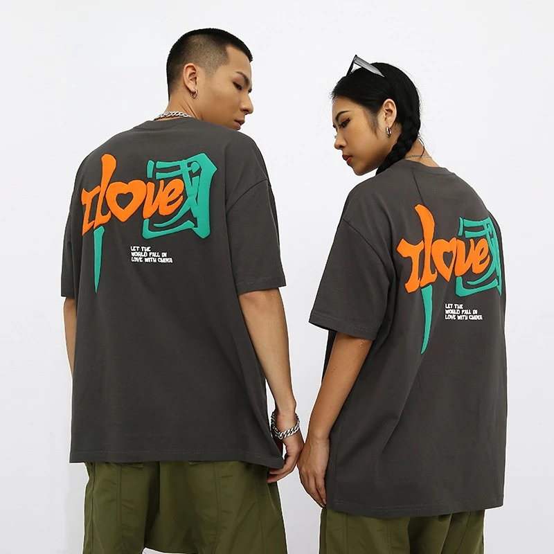 

Новинка, летняя Модная брендовая уличная одежда, футболки из хлопка 200 г с принтом Love, китайская пена, свободные футболки на бедрах в стиле High Street с коротким рукавом