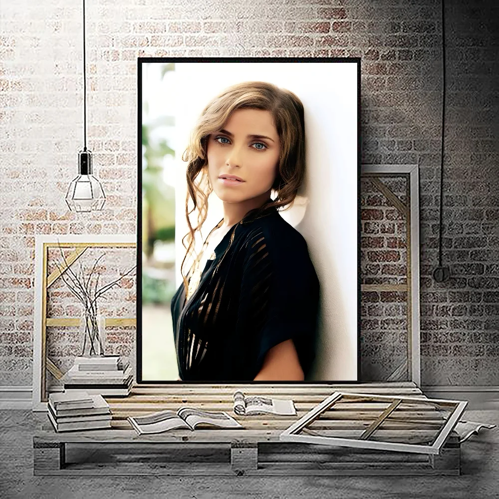 Певица Нелли Фуртудо фильм липкие постеры винтажная комната домашний бар кафе