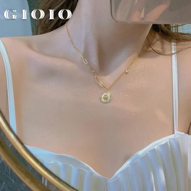 

2022 New Elegant Sexy White Shell Camellia Flower Short Necklace For Woman Fashion Gold Collar Chain Girl's Unusual Neck Chain