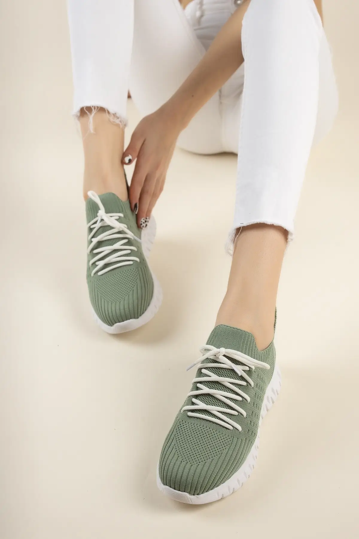 Luxury Sneakers Women's High Quality 2022 Summer Sports Fashion Medium Kaki Novelty Casual Woman Loafers Female Heel Lolita