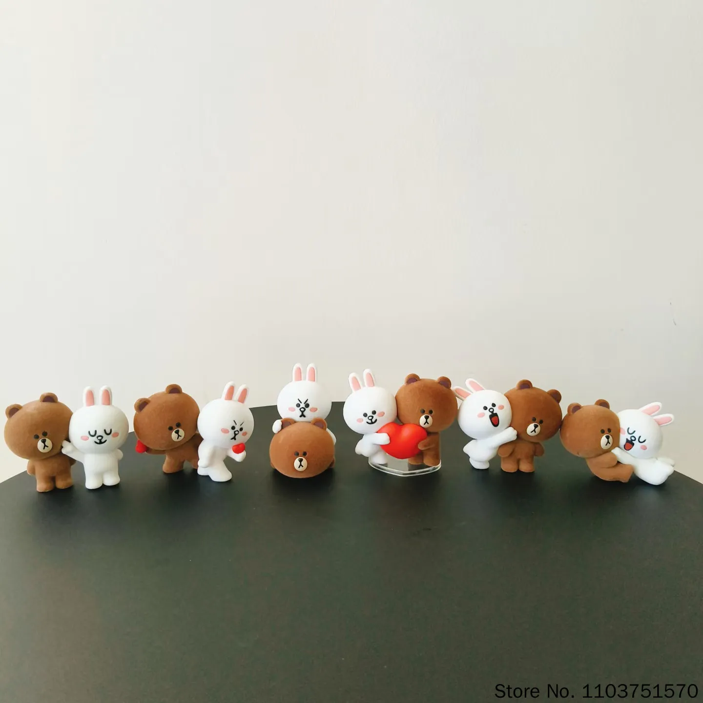 Фото Коллекционная мини-фигурка Line Friends из серии I Heart You, флокированная, модная игрушка, украшение для рабочего стола, подарок для пар №4