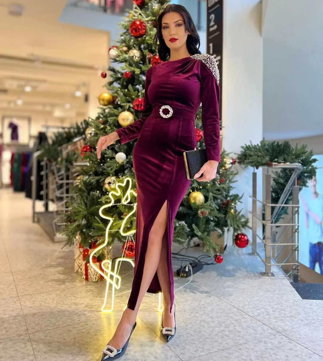 

Crew Neck Prom Dresses with Sash Beaded Ruched Long Sleeves Cocktail Party Dress Side Slit Sexy Velour Evening Night Club Gowns