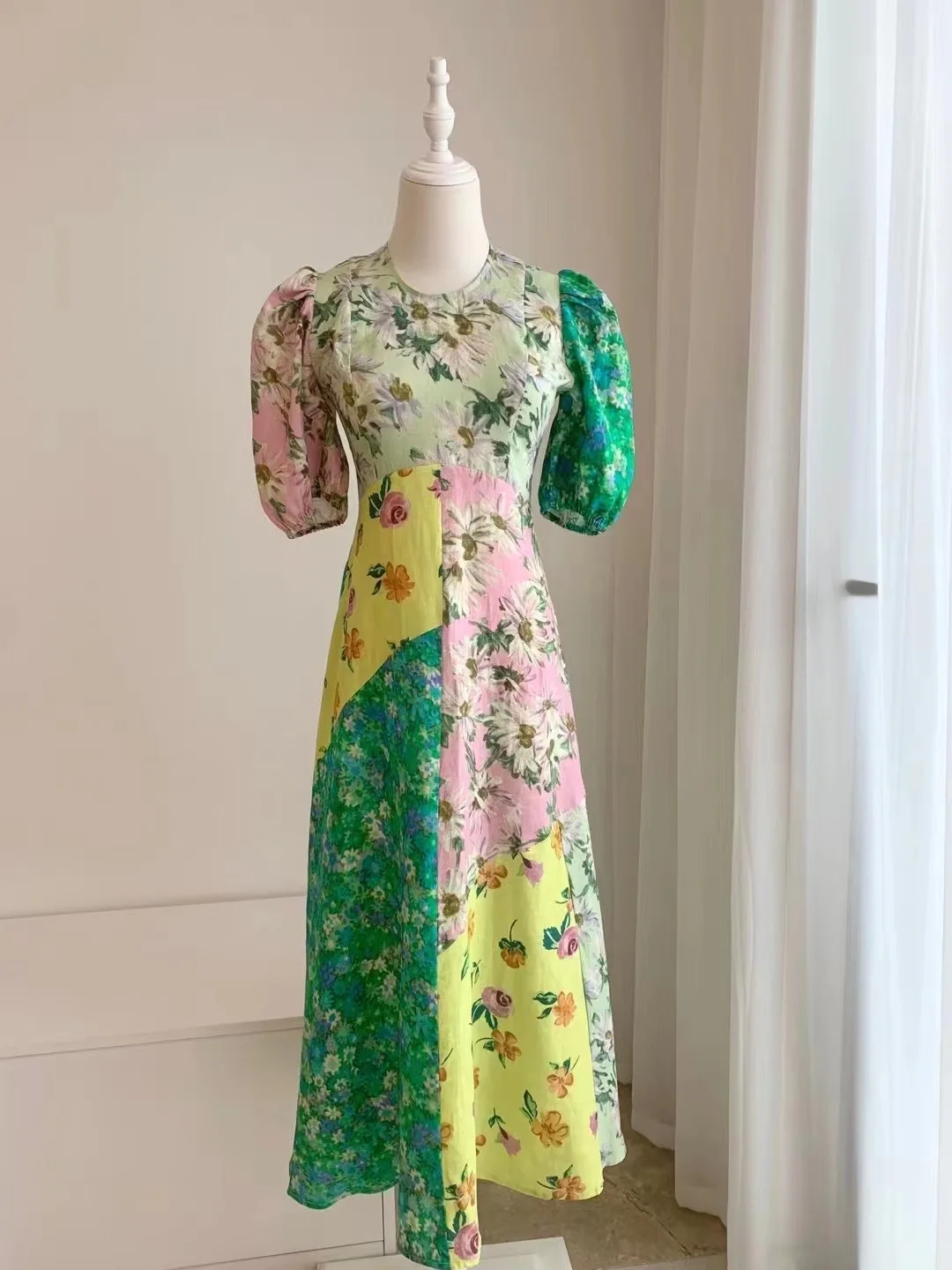 

Women Color Contrast Floral Print Puff Sleeve O-Neck Elegant Midi Dress