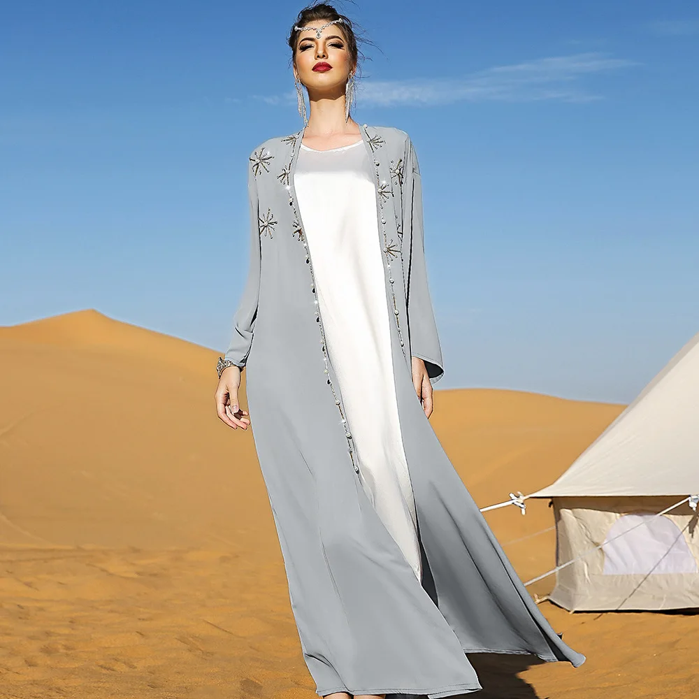Длинное платье в арабском стиле для путешествий
