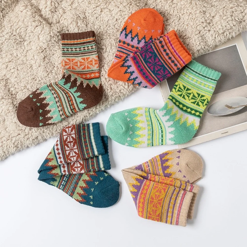 5 Pairs New Retro Ethnic Style Geometric Pattern Mid-tube Women Socks Thickened Warm Casual Women Rabbit Wool Socks